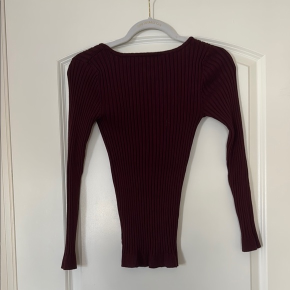 Red Ribbed 3/4 Sleeve Knit Top - Picture 3 of 3